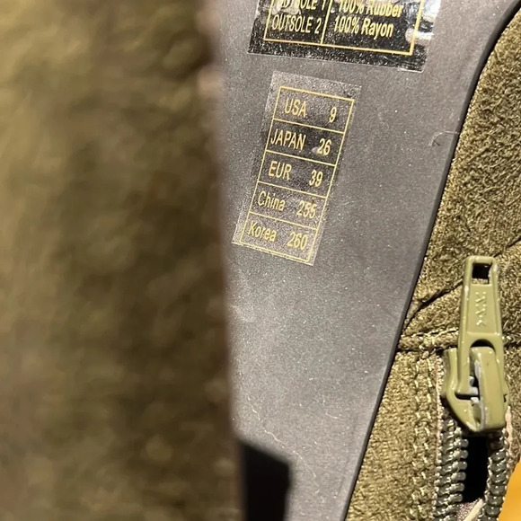 Vintage Faux Suede fashion olive  green chunky heels boots Sz 9 - Picture 8 of 14